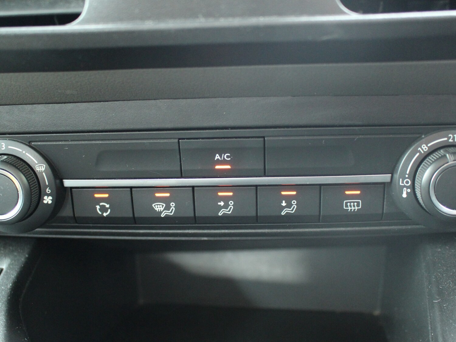 Used Peugeot Rifter 2020 for sale - 76380236: Photo 64