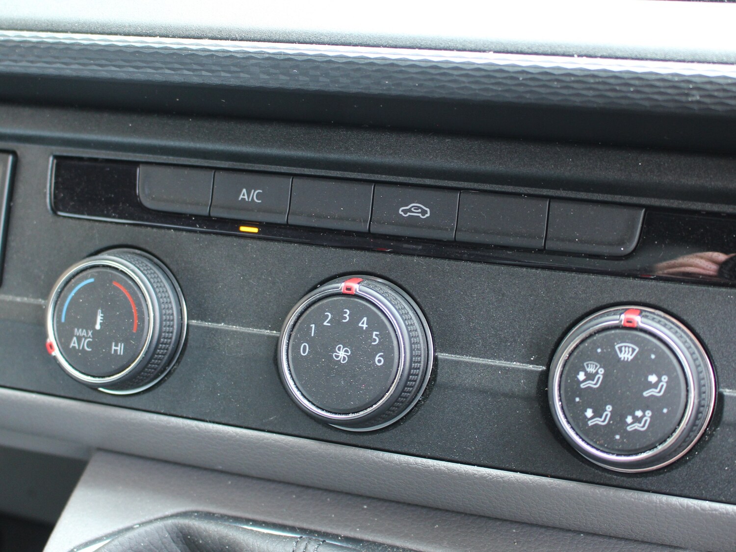 Used Volkswagen Transporter 2024 for sale - 74917790: Photo 74