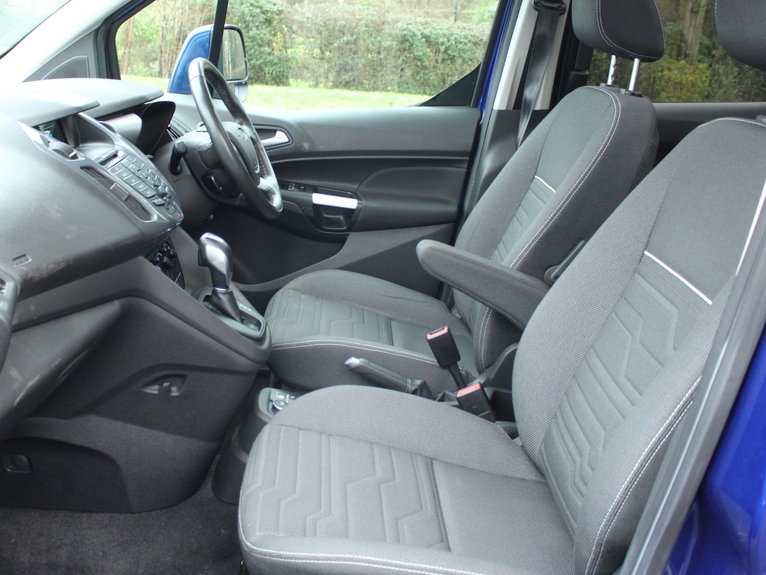 Used Ford Grand Tourneo Connect 2017 for sale - 77200812: Photo 37