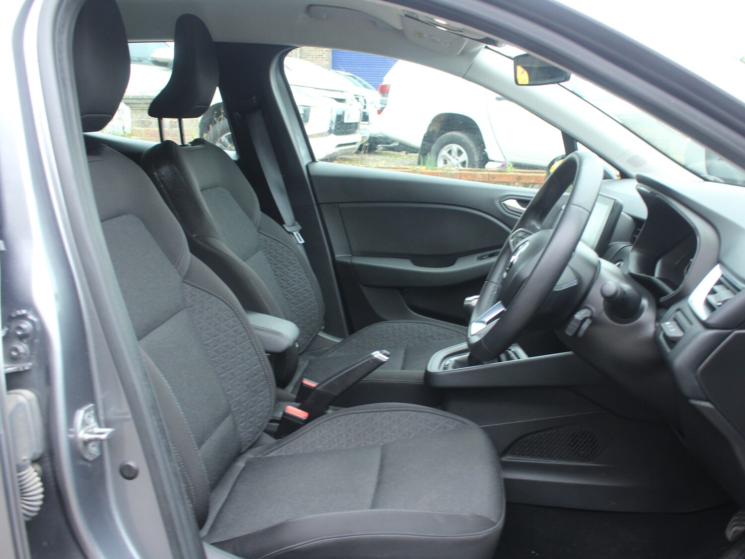 Used Renault Clio 2023 for sale - 76577436: Photo 14