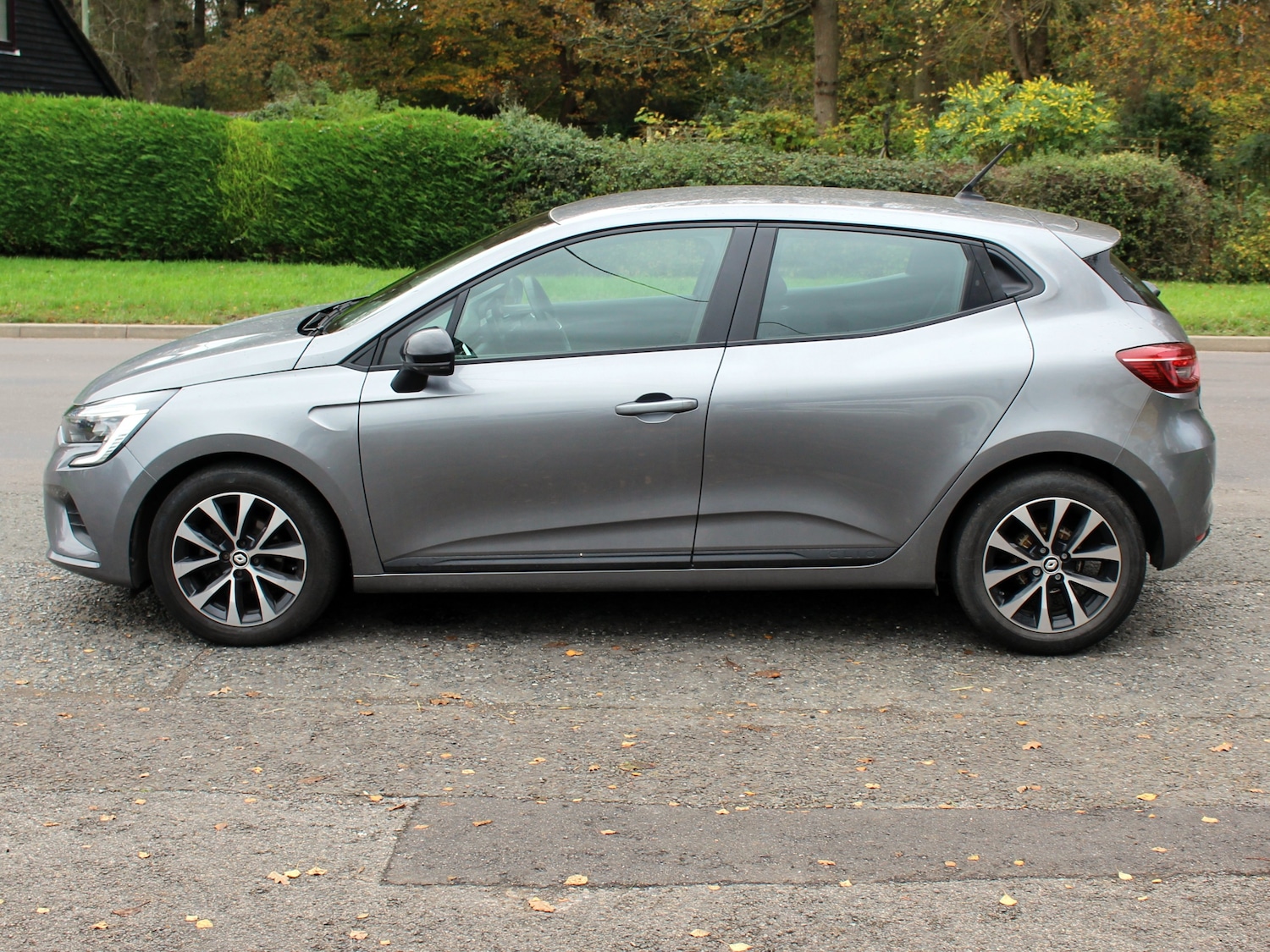 Used Renault Clio 2023 for sale - 76577436: Photo 2