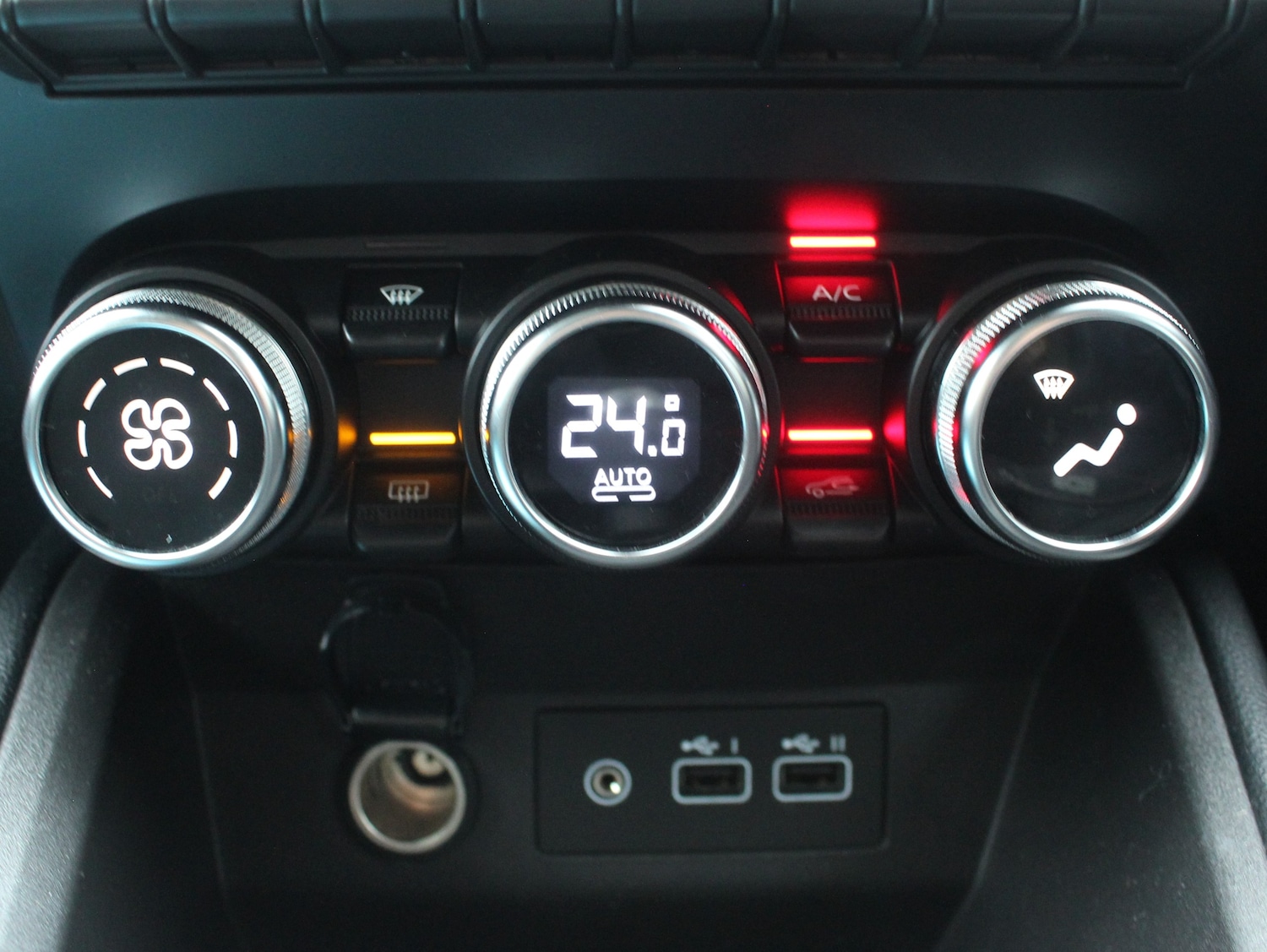 Used Renault Clio 2023 for sale - 76577436: Photo 42