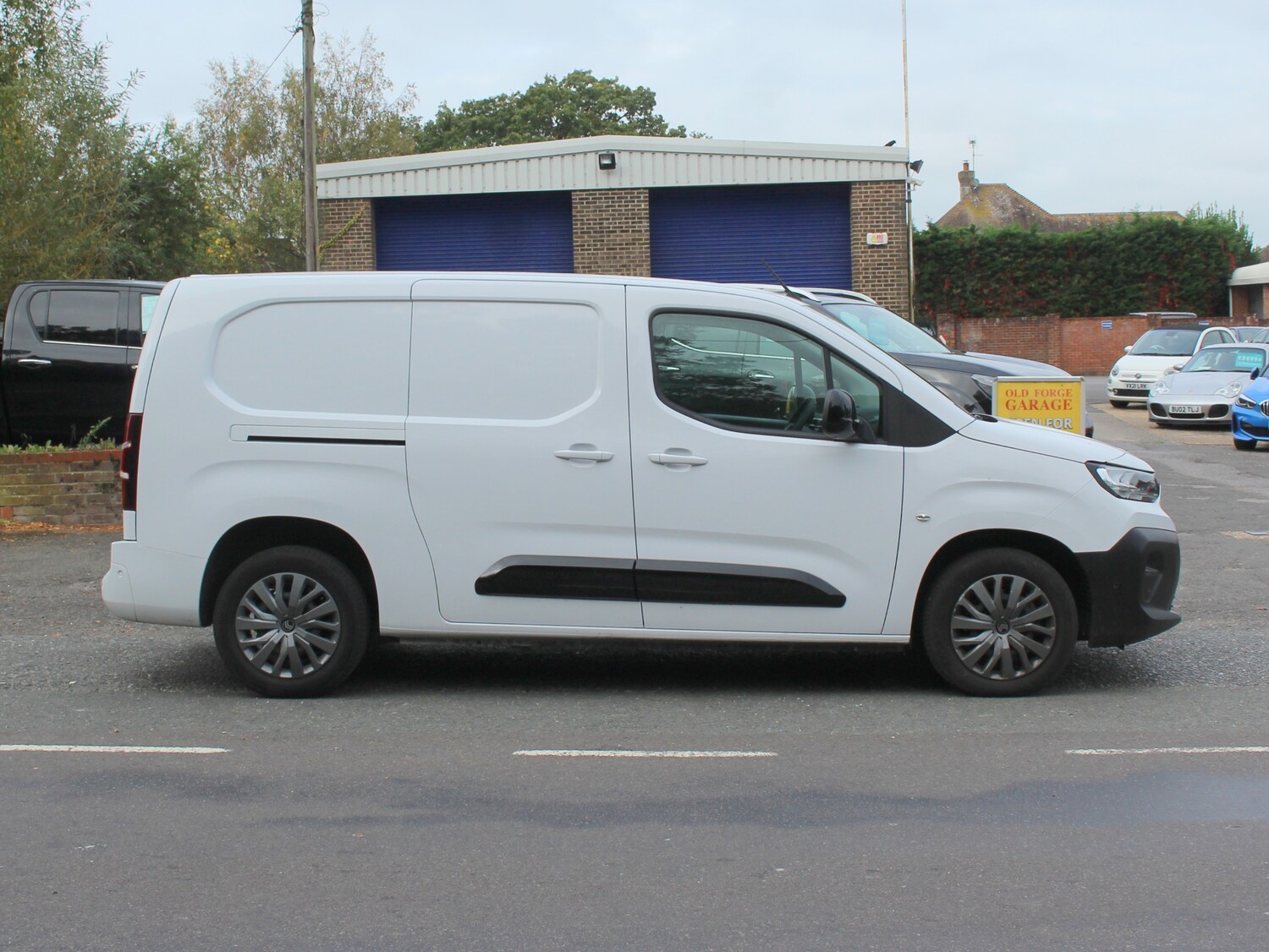 Used Citroen Berlingo 2024 for sale - 76273783: Photo 2