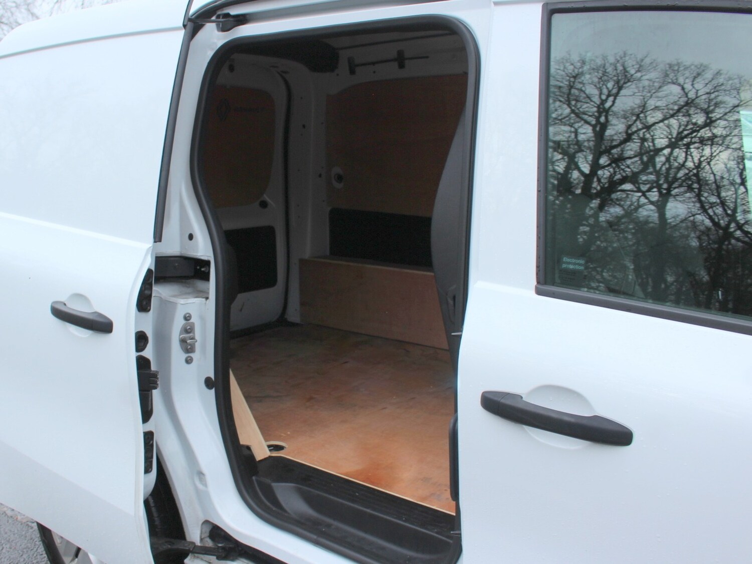 Used Renault Kangoo 2024 for sale - 77262905: Photo 7