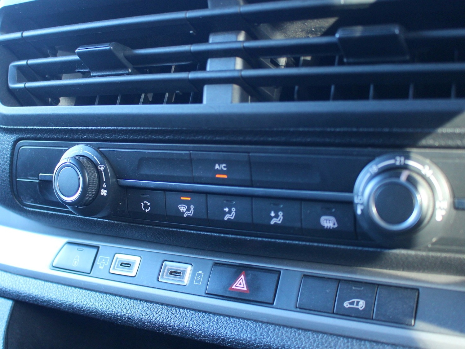 Used Vauxhall Vivaro 2024 for sale - 77421240: Photo 23