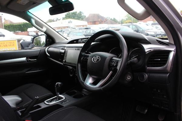 Used Toyota Hilux 2022 for sale - 74917481: Photo 43
