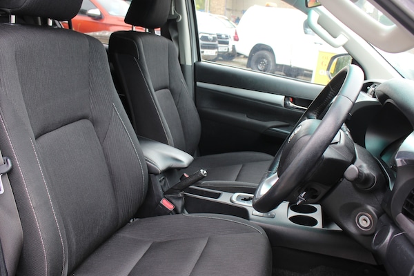 Used Toyota Hilux 2022 for sale - 74917481: Photo 44