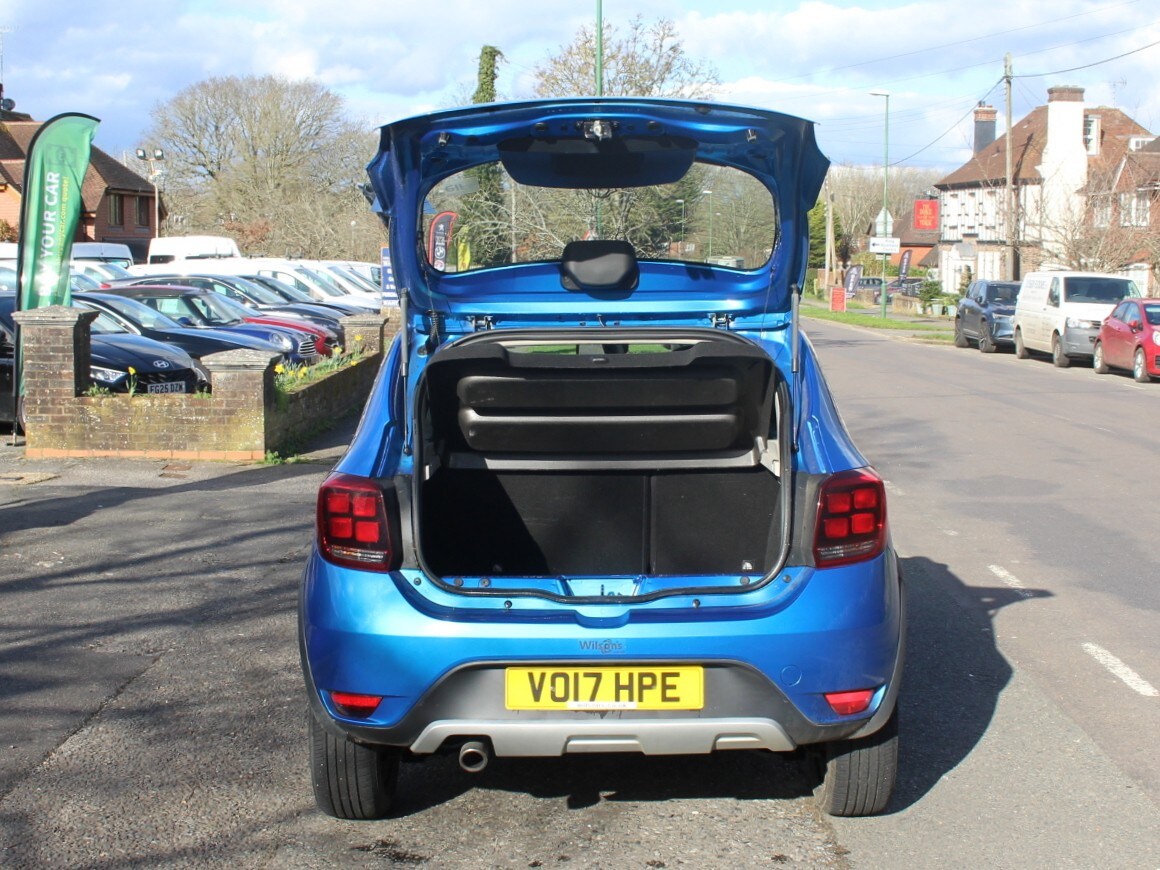 Used Dacia Sandero Stepway 2017 for sale - 77703304: Photo 33