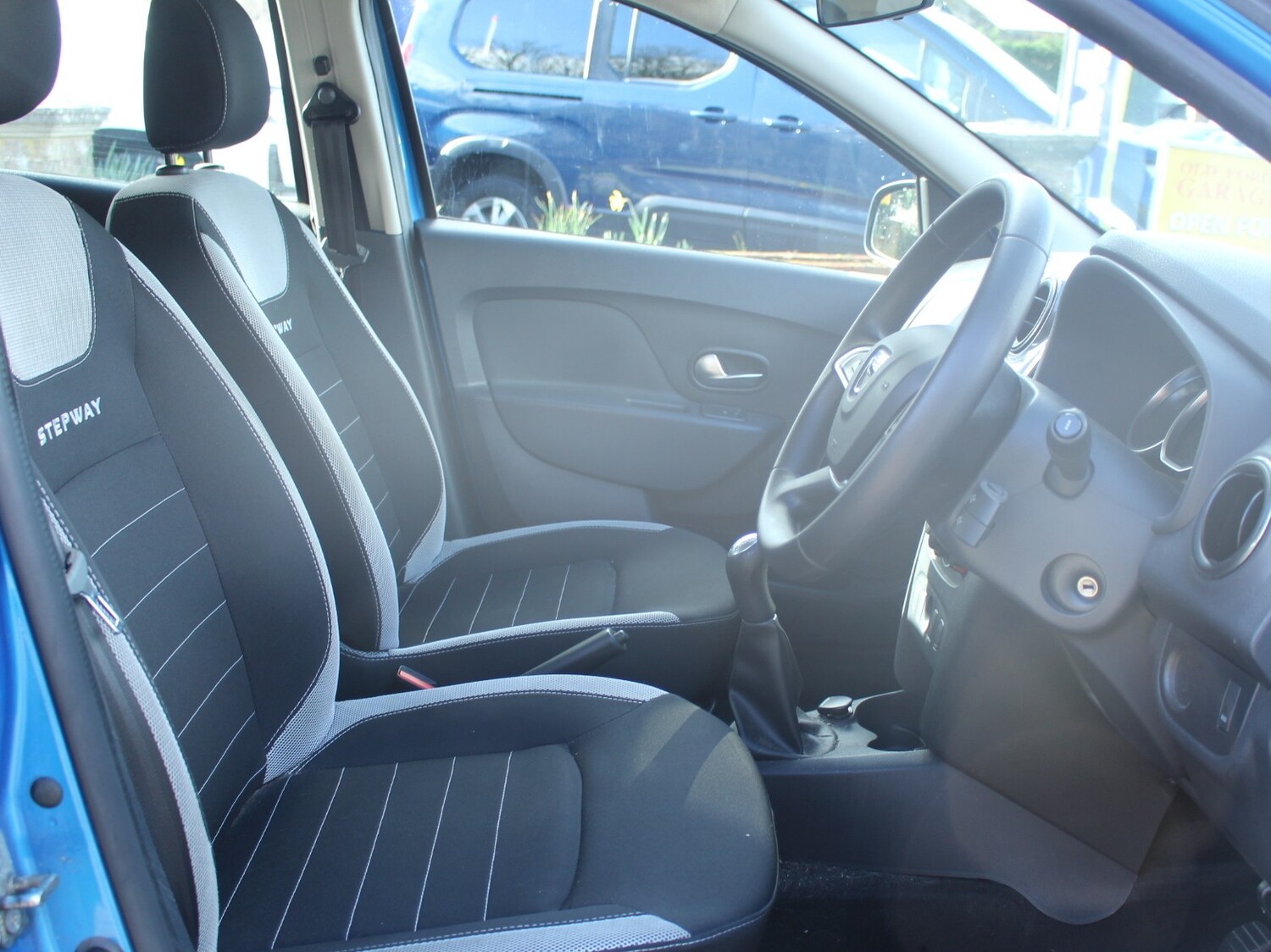 Used Dacia Sandero Stepway 2017 for sale - 77703304: Photo 36