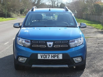 Used Dacia Sandero Stepway 2017 for sale - 77703304: Photo