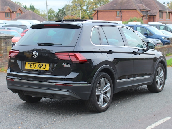 Used Volkswagen Tiguan 2017 for sale - 76273669: Photo 2