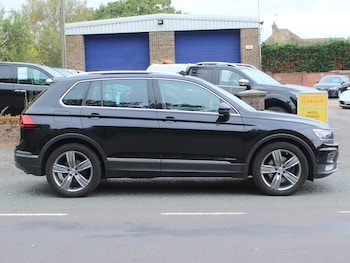 Used Volkswagen Tiguan 2017 for sale - 76273669: Photo 3