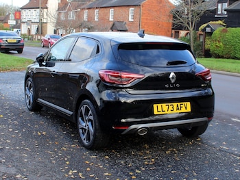 Used Renault Clio 2023 for sale - 76735726: Photo