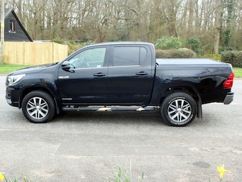 Used Toyota Hilux 2020 for sale - 77820051: Photo