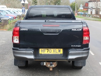 Used Toyota Hilux 2020 for sale - 77820051: Photo