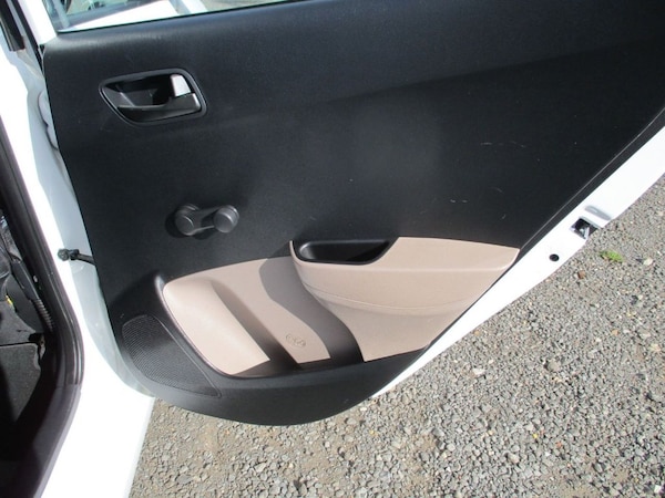 Used Hyundai i10 2015 for sale - 75620256: Photo 13