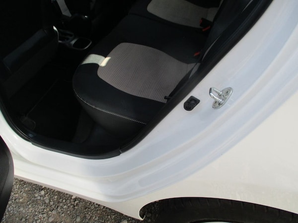 Used Hyundai i10 2015 for sale - 75620256: Photo 19