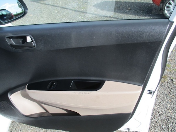 Used Hyundai i10 2015 for sale - 75620256: Photo 5