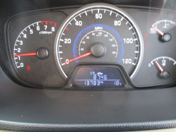 Used Hyundai i10 2015 for sale - 75620256: Photo 9