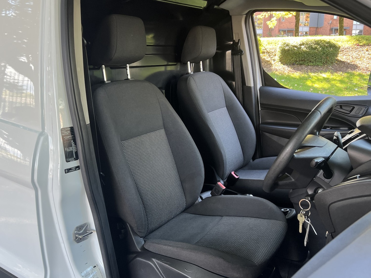 Used Ford Transit Connect 2017 for sale - 76793885: Photo 22