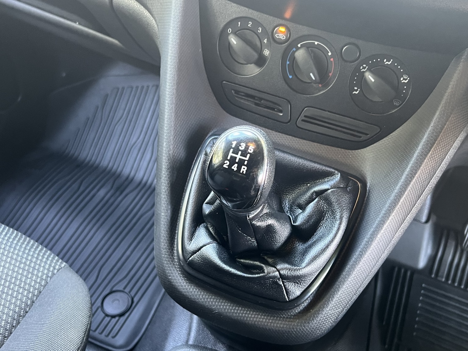 Used Ford Transit Connect 2017 for sale - 76793885: Photo 53