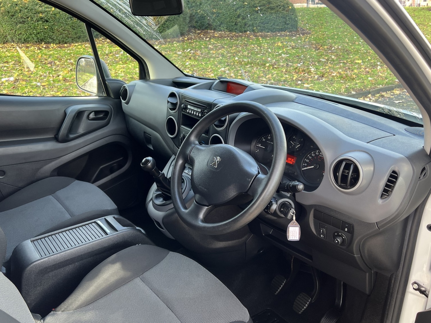 Used Peugeot Partner 2017 for sale - 76769272: Photo 15