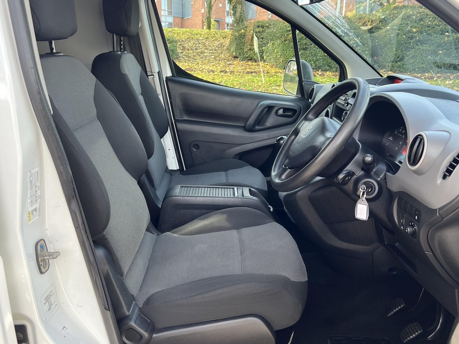 Used Peugeot Partner 2017 for sale - 76769272: Photo 17