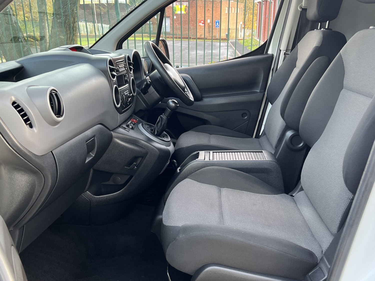 Used Peugeot Partner 2017 for sale - 76769272: Photo 19