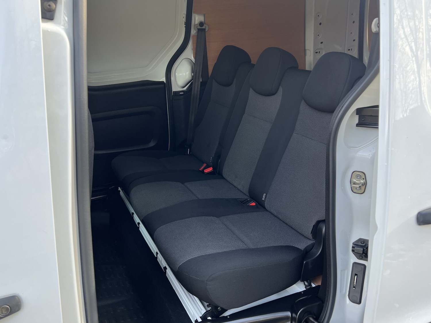 Used Peugeot Partner 2017 for sale - 76769272: Photo 22