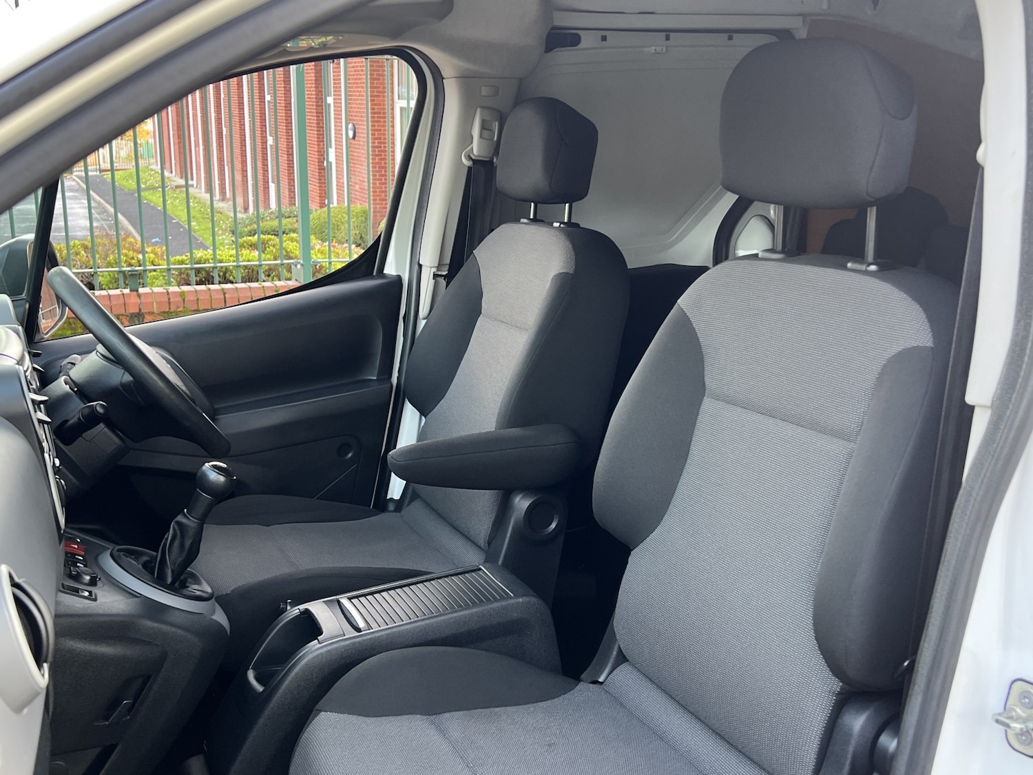 Used Peugeot Partner 2017 for sale - 76769272: Photo 23