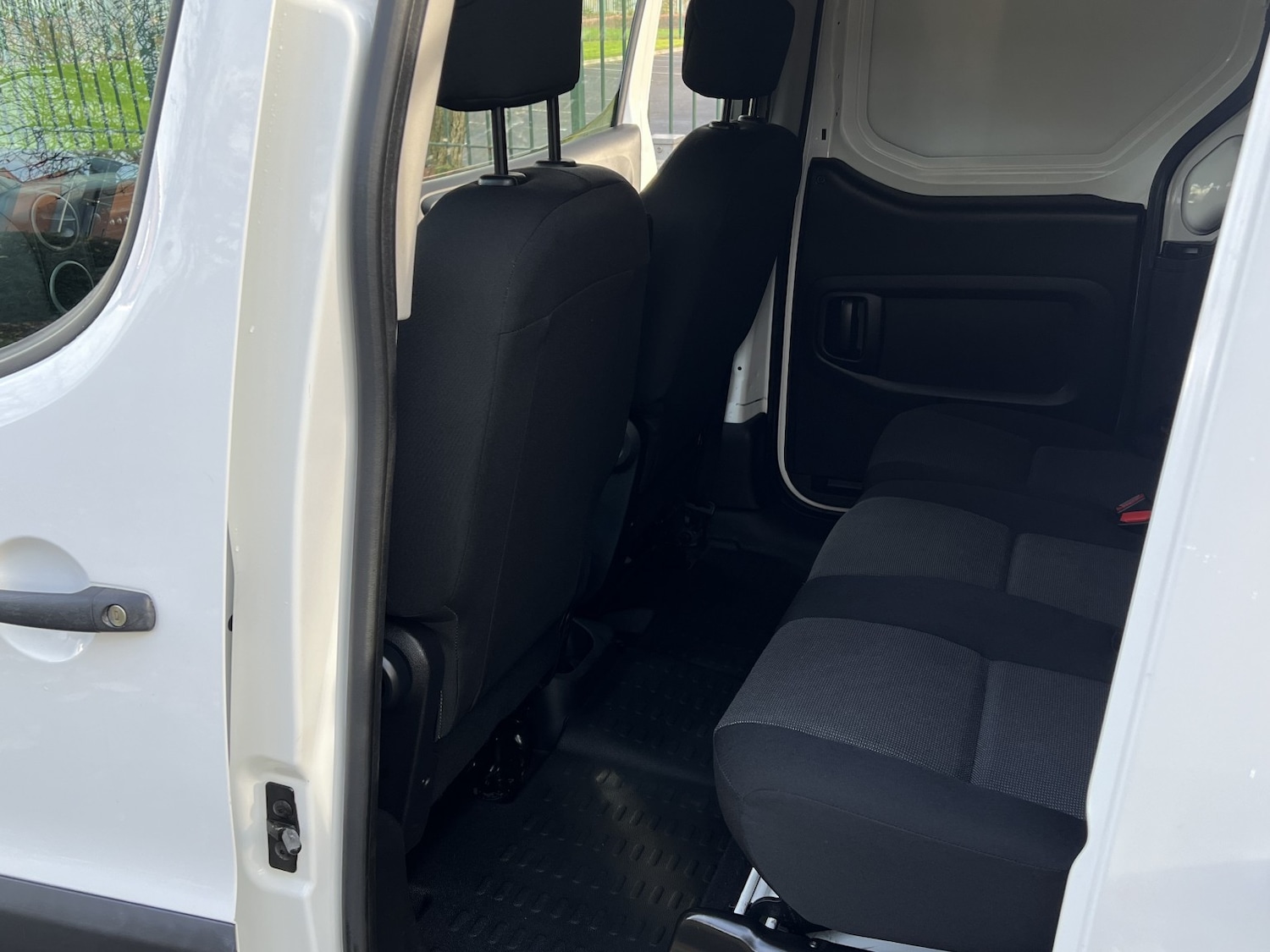 Used Peugeot Partner 2017 for sale - 76769272: Photo 25