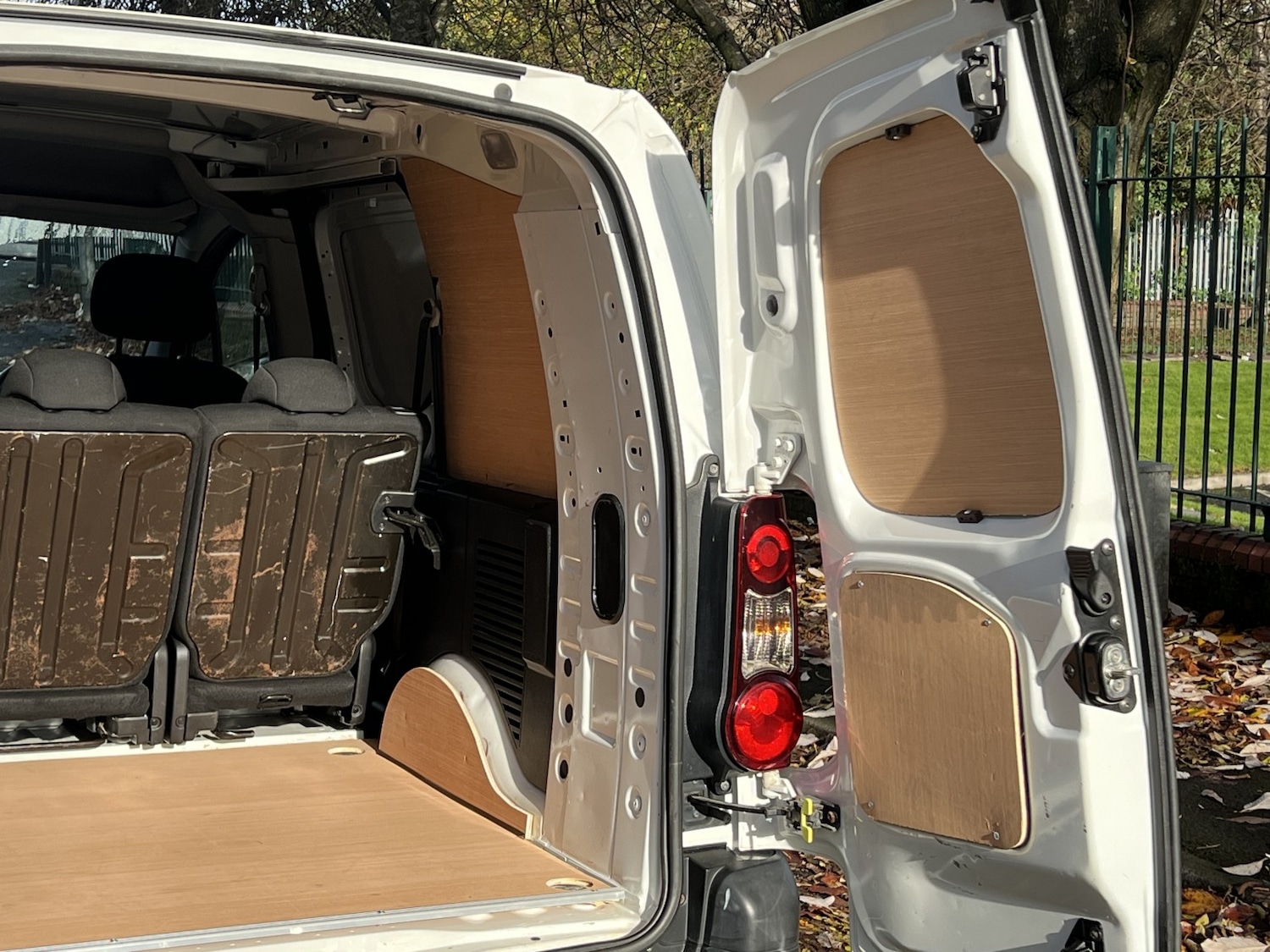 Used Peugeot Partner 2017 for sale - 76769272: Photo 32