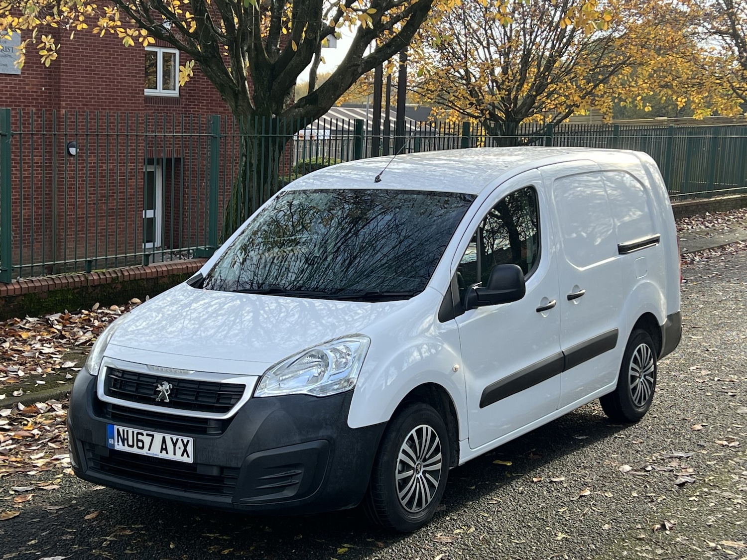 Used Peugeot Partner 2017 for sale - 76769272: Photo 6