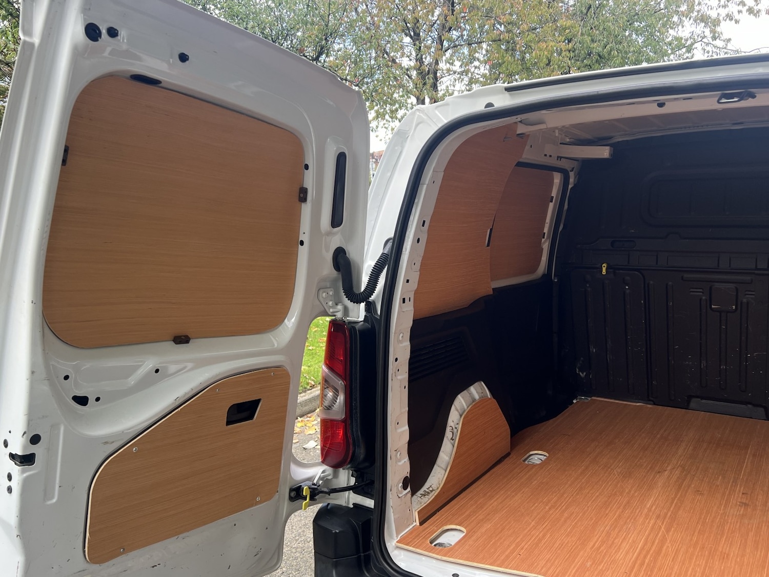 Used Peugeot Partner 2019 for sale - 76793879: Photo 12