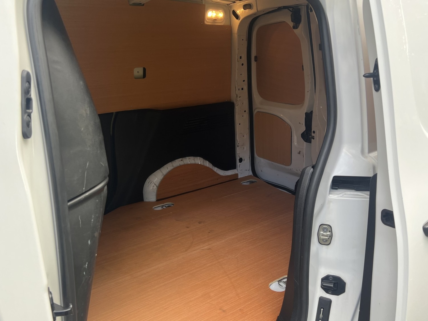 Used Peugeot Partner 2019 for sale - 76793879: Photo 15