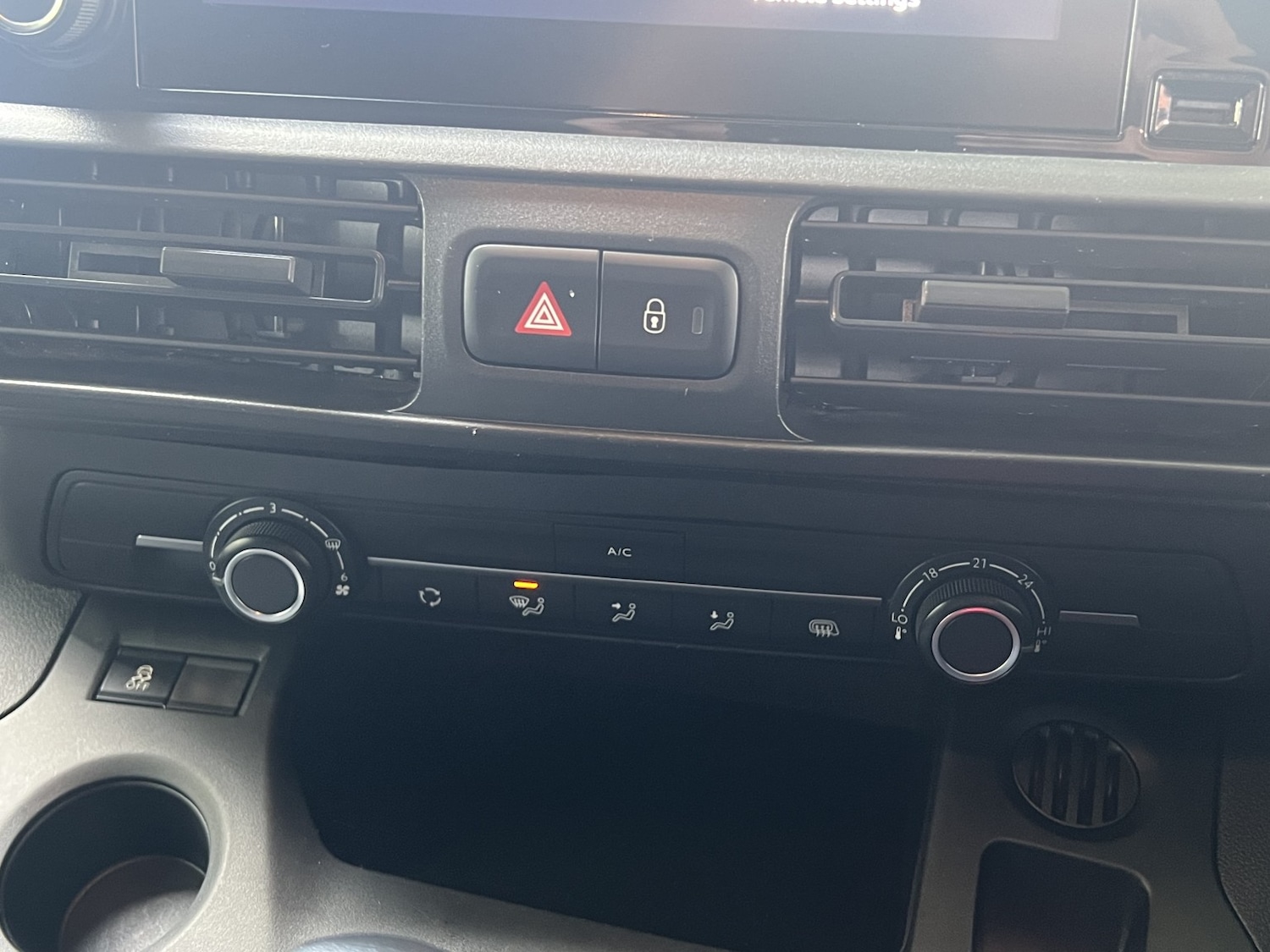 Used Peugeot Partner 2019 for sale - 76793879: Photo 28