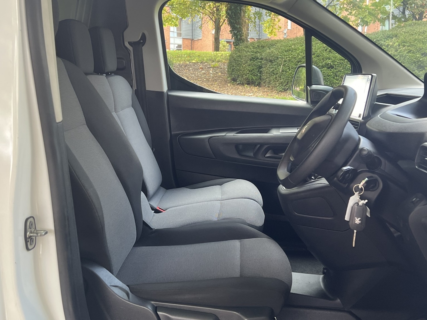 Used Peugeot Partner 2019 for sale - 76793879: Photo 30