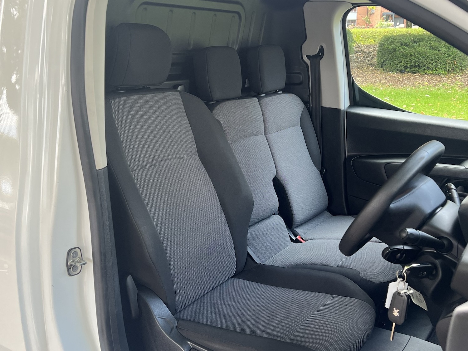 Used Peugeot Partner 2019 for sale - 76793879: Photo 31