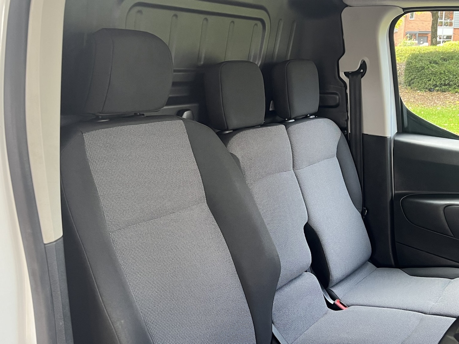 Used Peugeot Partner 2019 for sale - 76793879: Photo 32