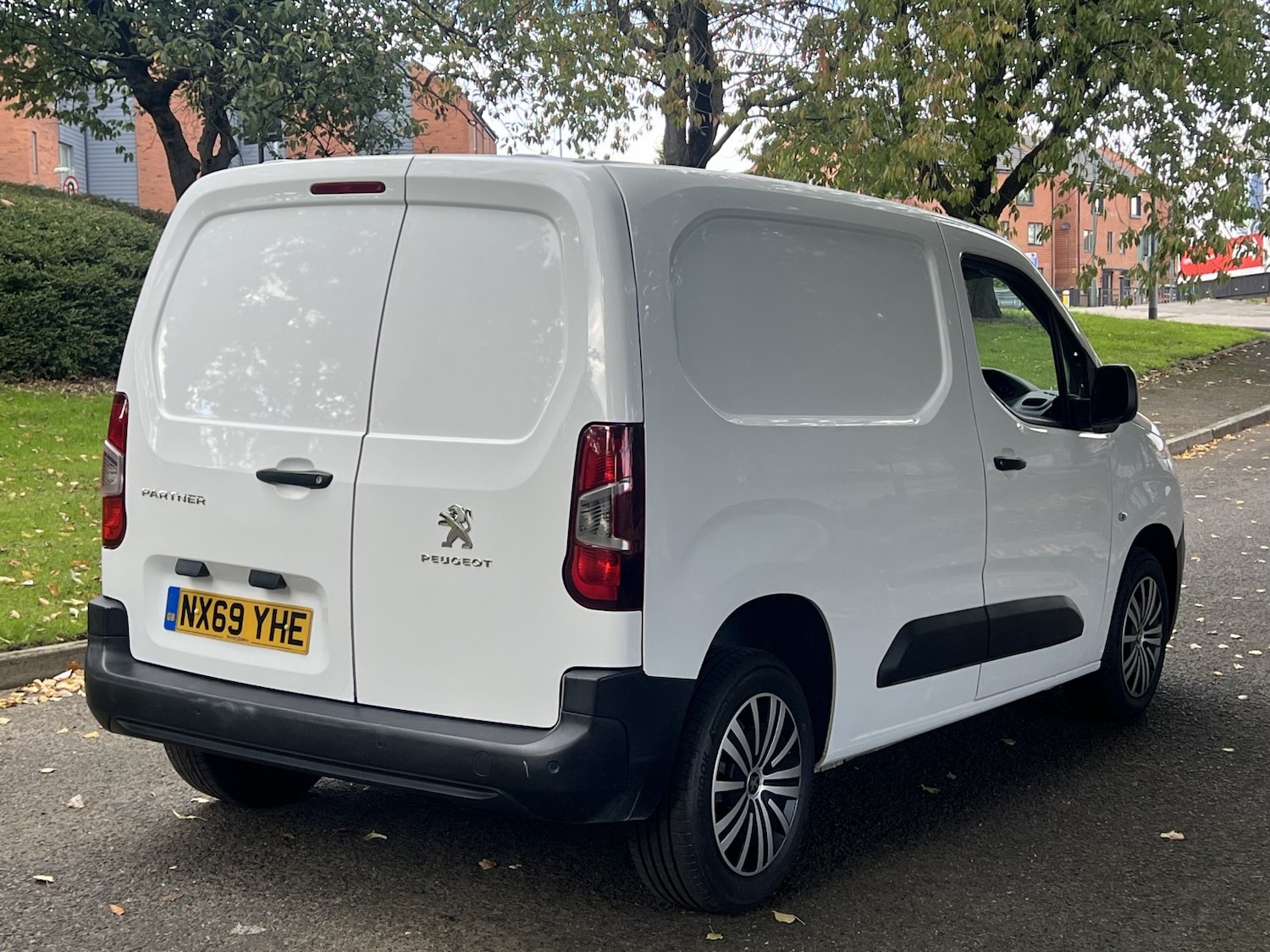 Used Peugeot Partner 2019 for sale - 76793879: Photo 9