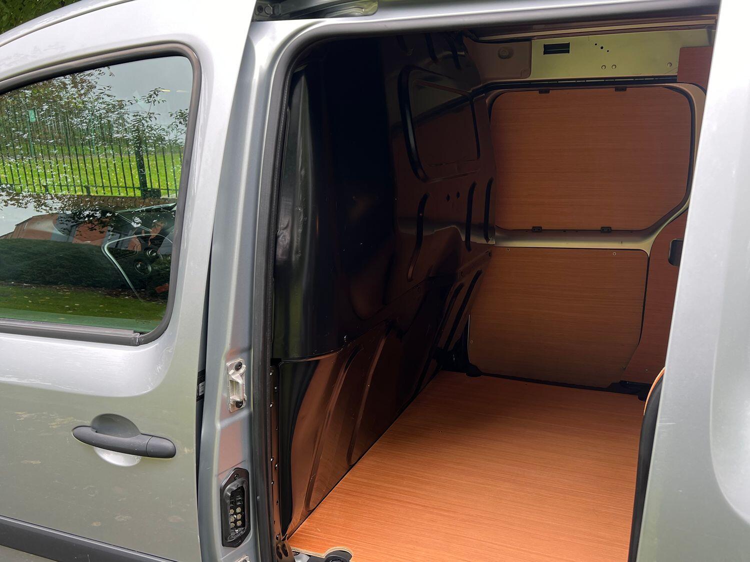 Used Nissan NV250 2020 for sale - 76618592: Photo 53