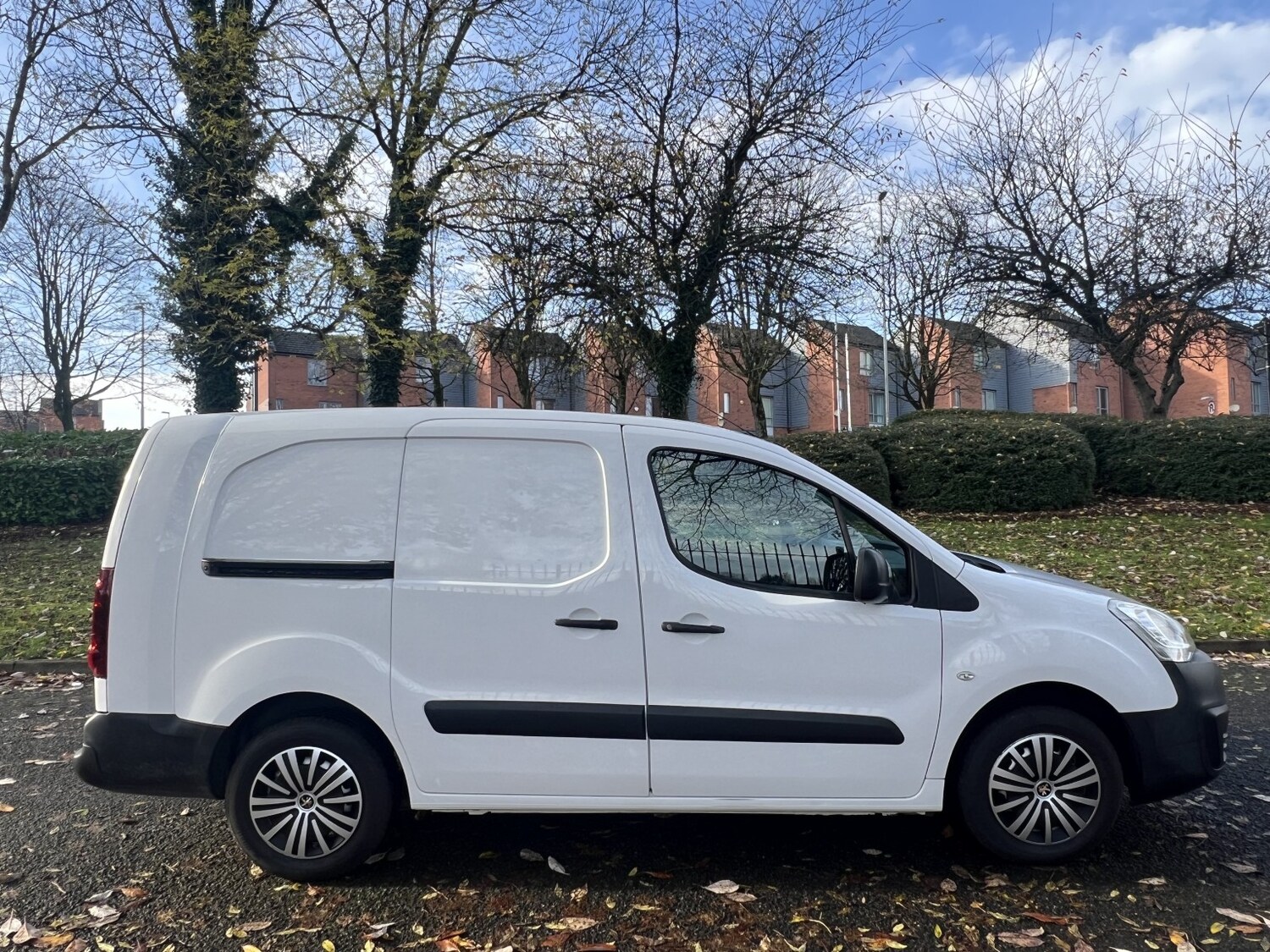 Used Peugeot Partner 2017 for sale - 76618682: Photo 13