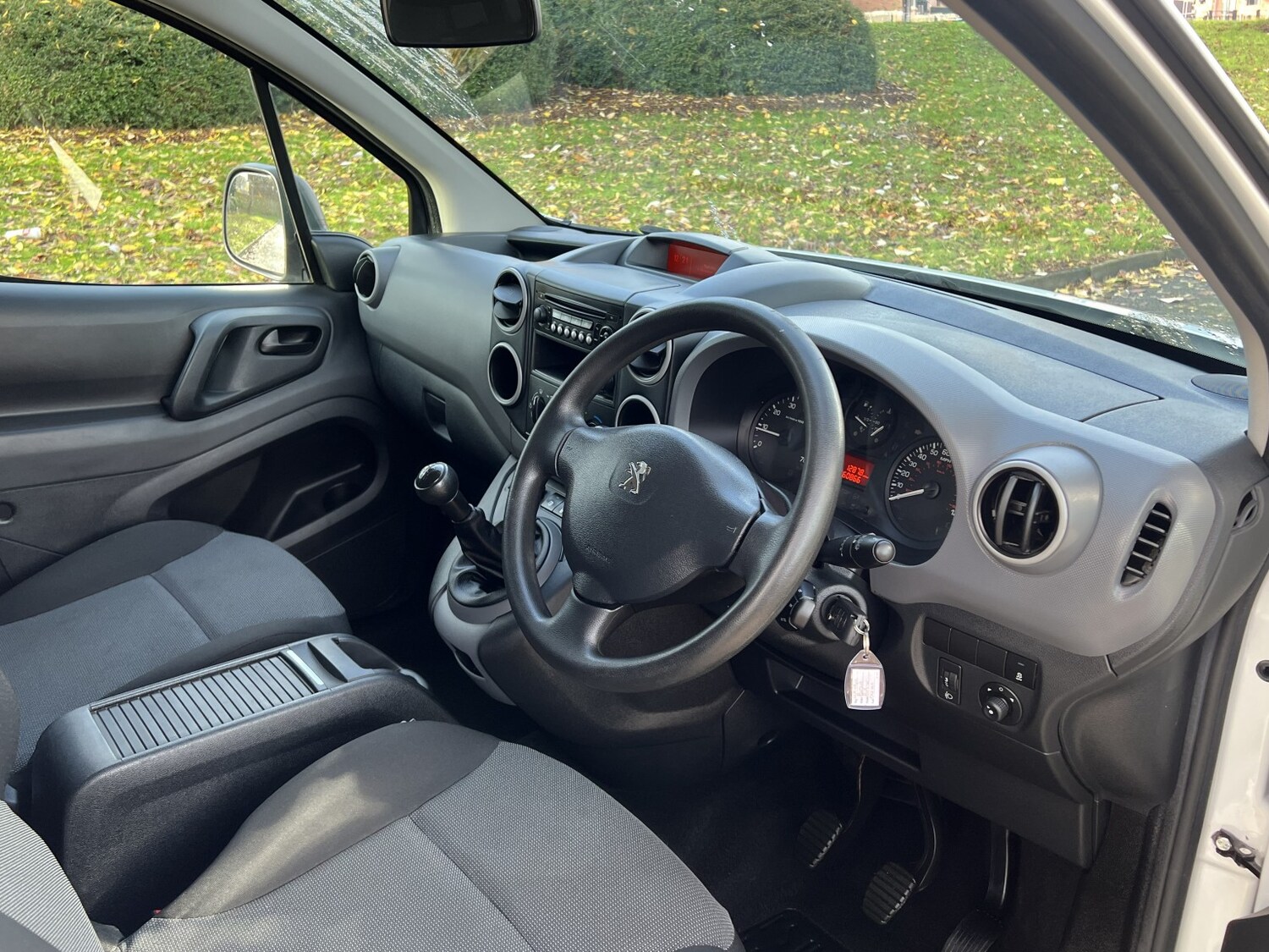 Used Peugeot Partner 2017 for sale - 76618682: Photo 15