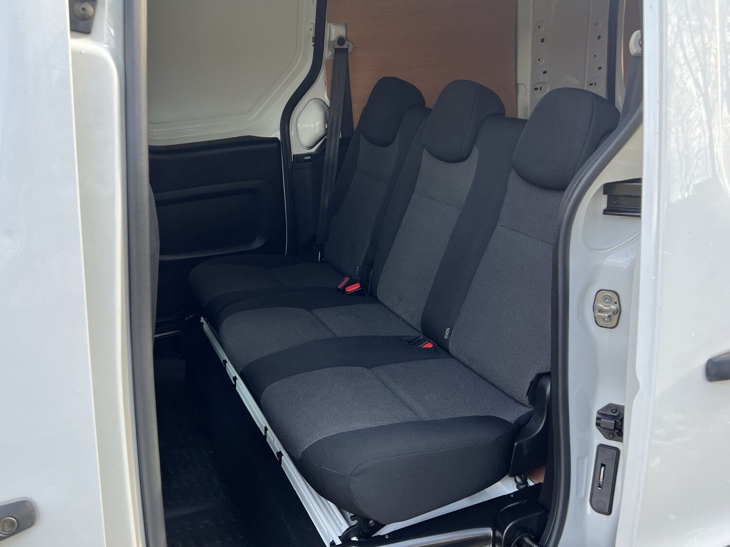 Used Peugeot Partner 2017 for sale - 76618682: Photo 22