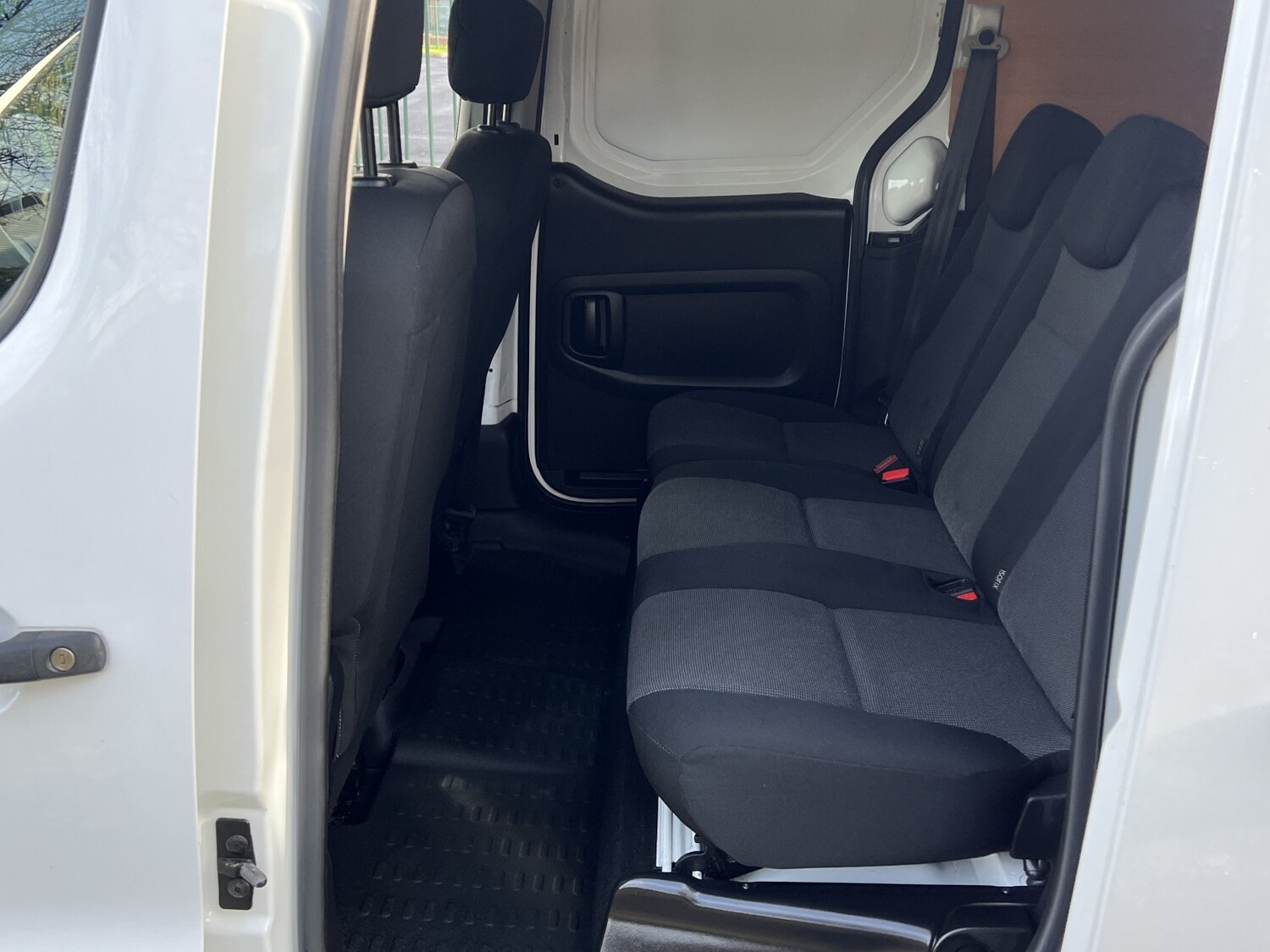 Used Peugeot Partner 2017 for sale - 76618682: Photo 24