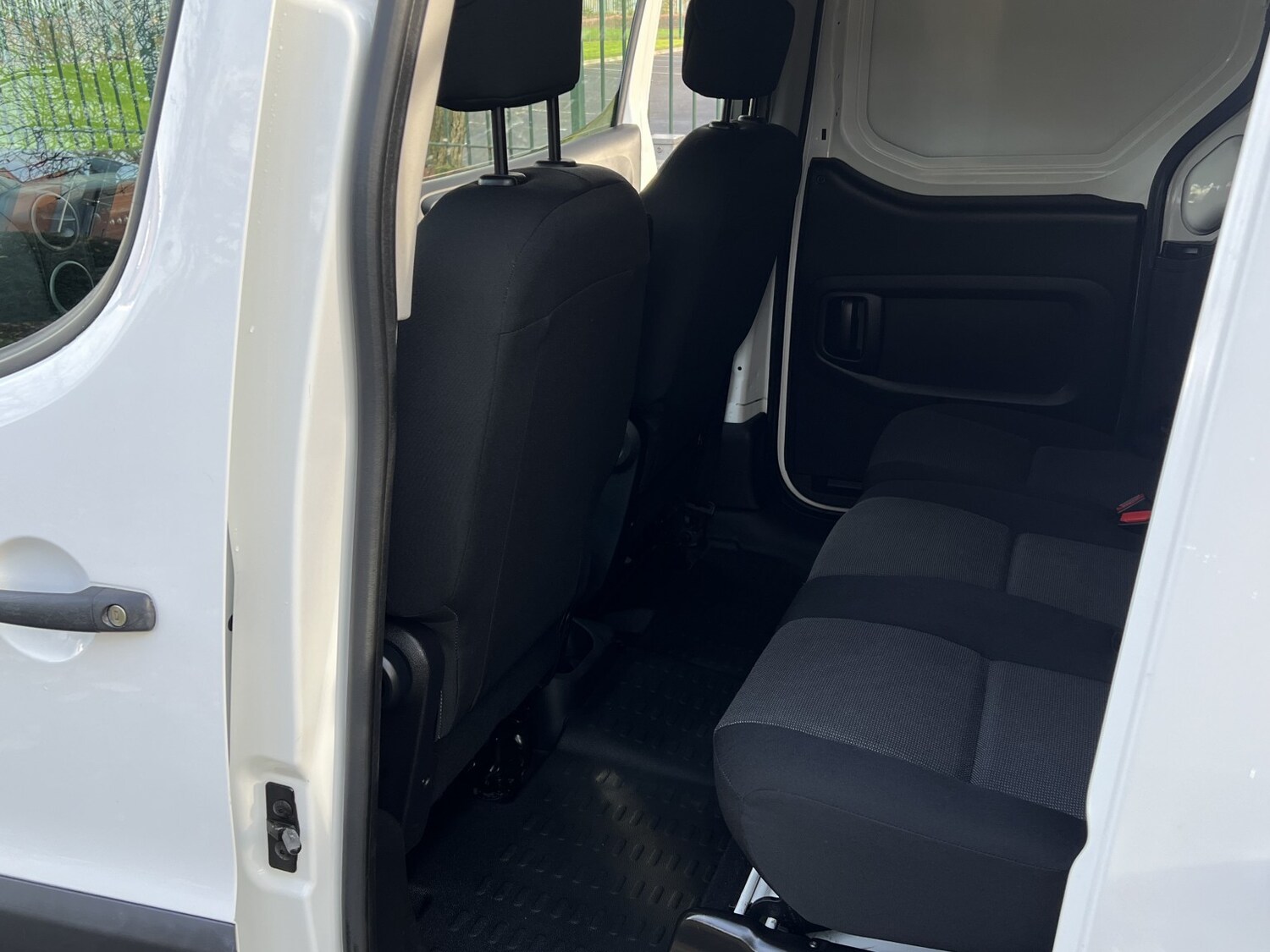 Used Peugeot Partner 2017 for sale - 76618682: Photo 25