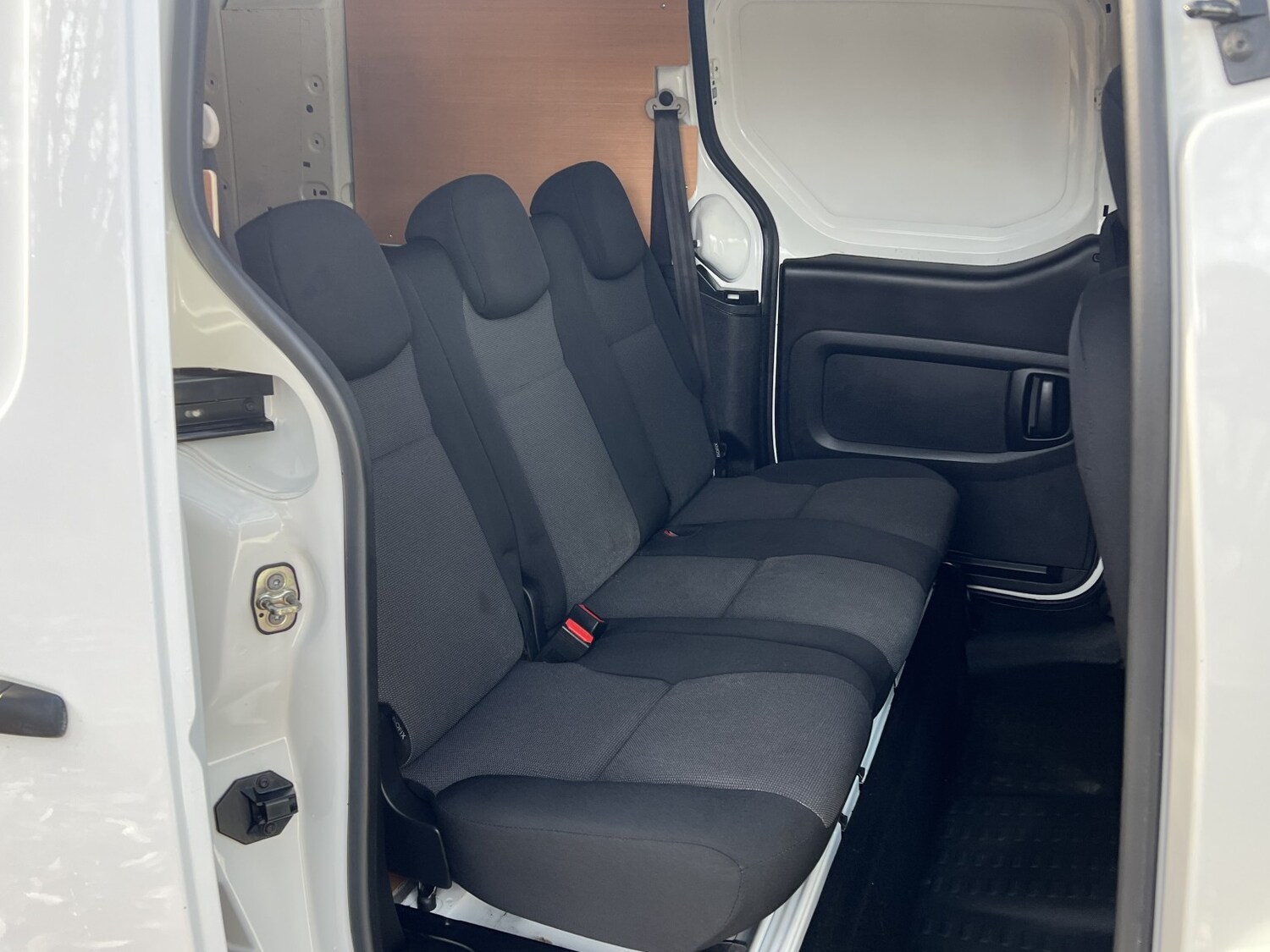 Used Peugeot Partner 2017 for sale - 76618682: Photo 26