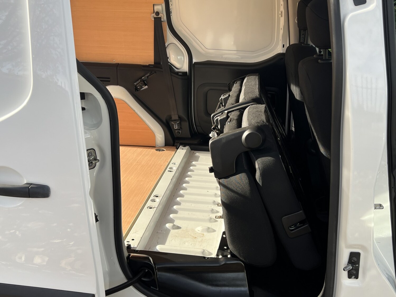 Used Peugeot Partner 2017 for sale - 76618682: Photo 33