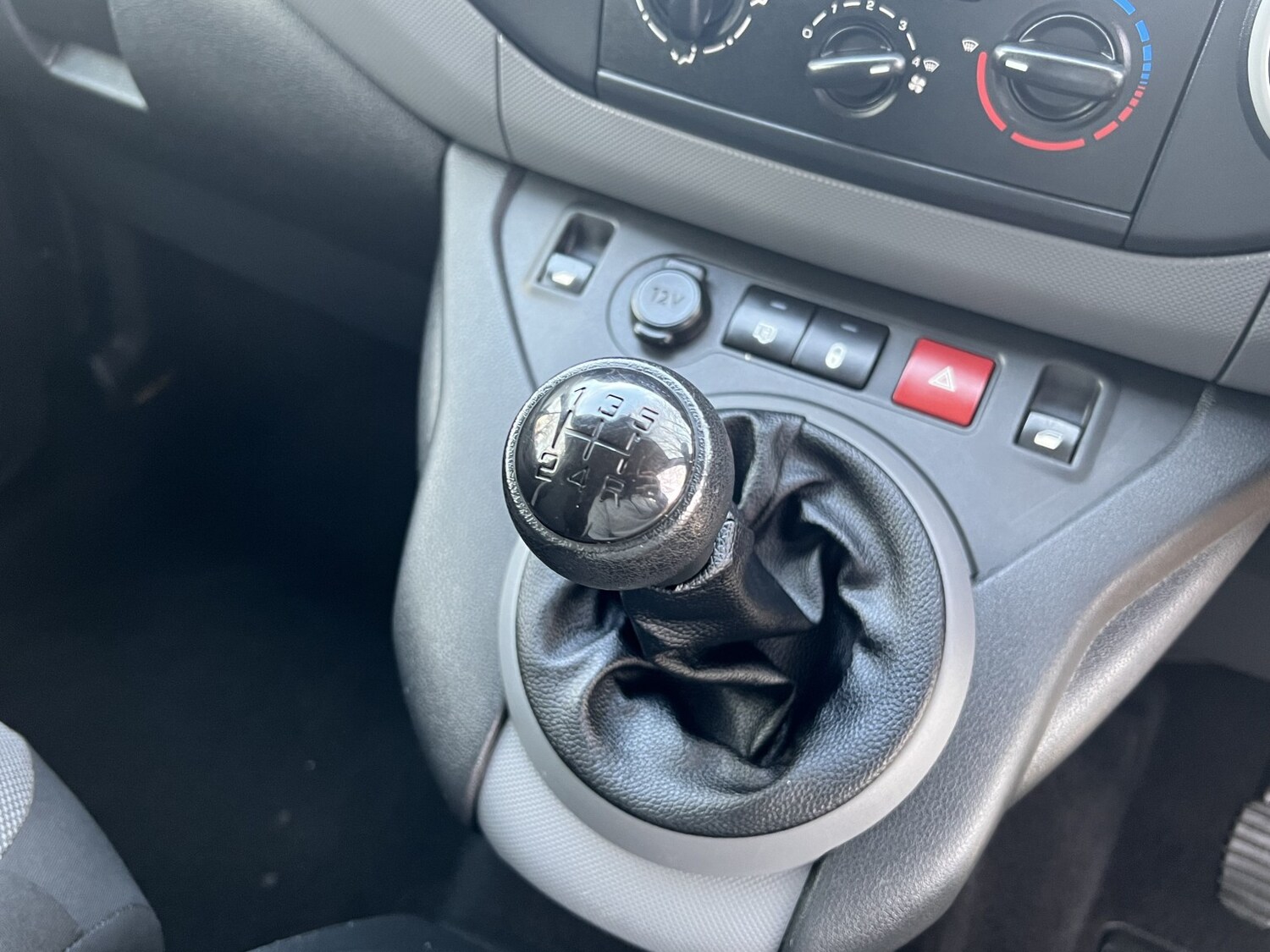 Used Peugeot Partner 2017 for sale - 76618682: Photo 48