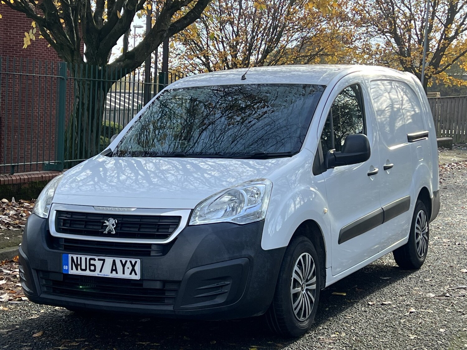 Used Peugeot Partner 2017 for sale - 76618682: Photo 5